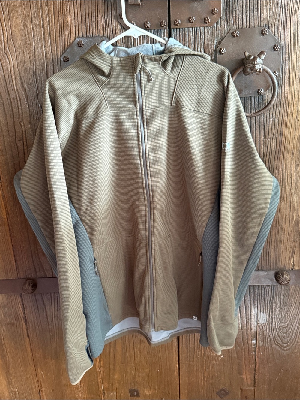 KUIU Men's Hooded Performance Jacket in Olive/Tan